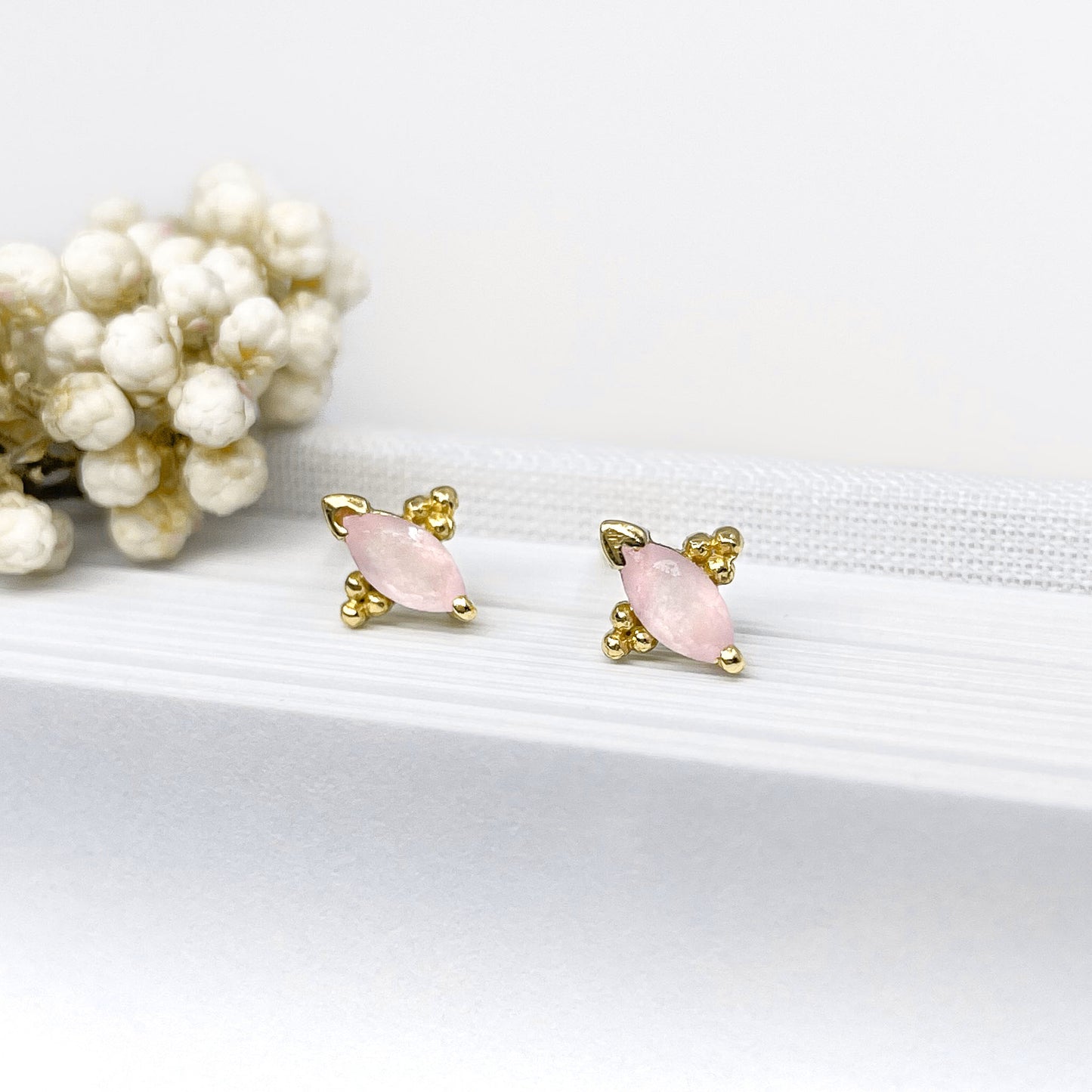 Boucles d'oreilles marquise en pierre fine naturelle quartz rose - bijou plaqué or