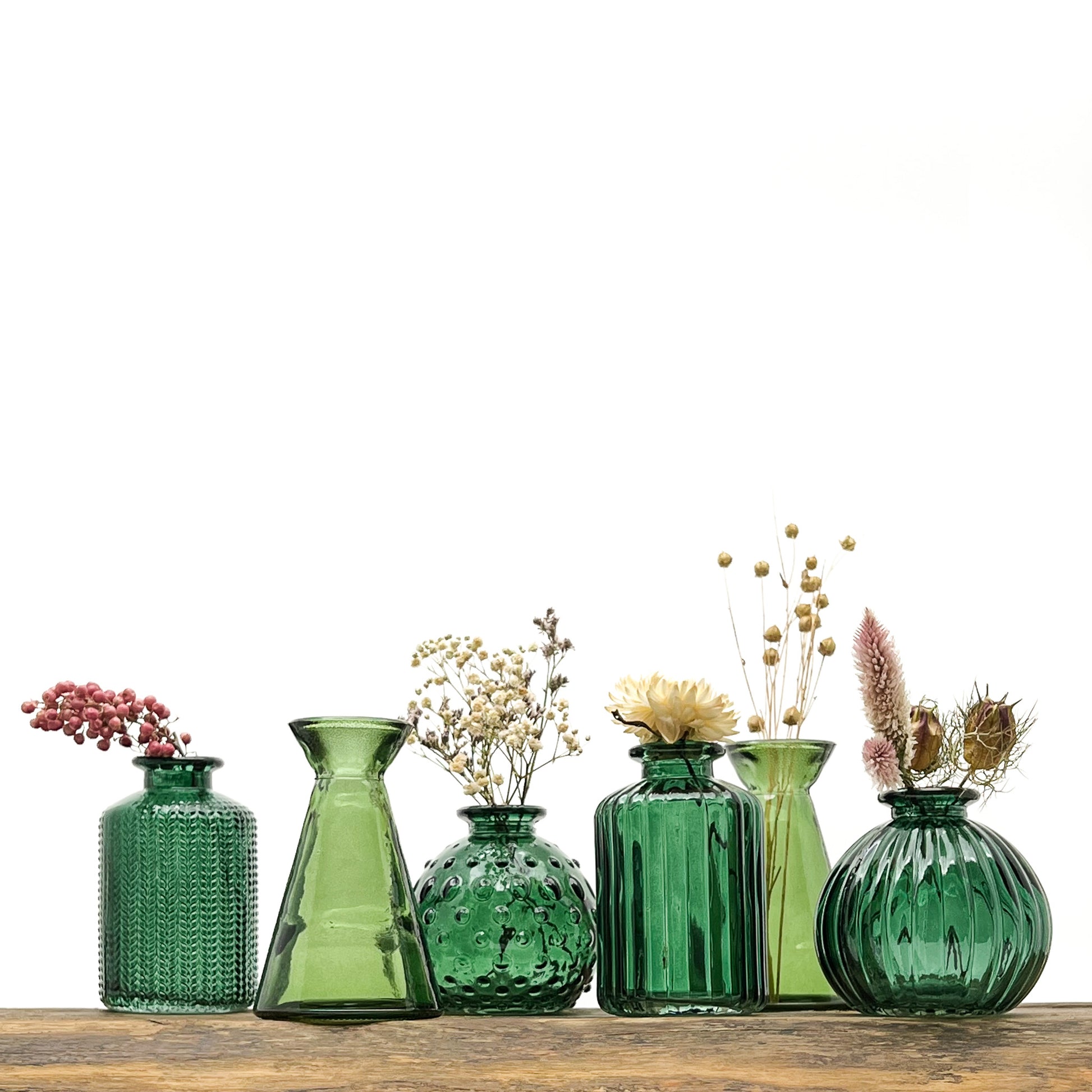 Ensemble de 6 vases de couleurs et formes variées très harmonieuses. Livrés avec fleurs séchées offertes.